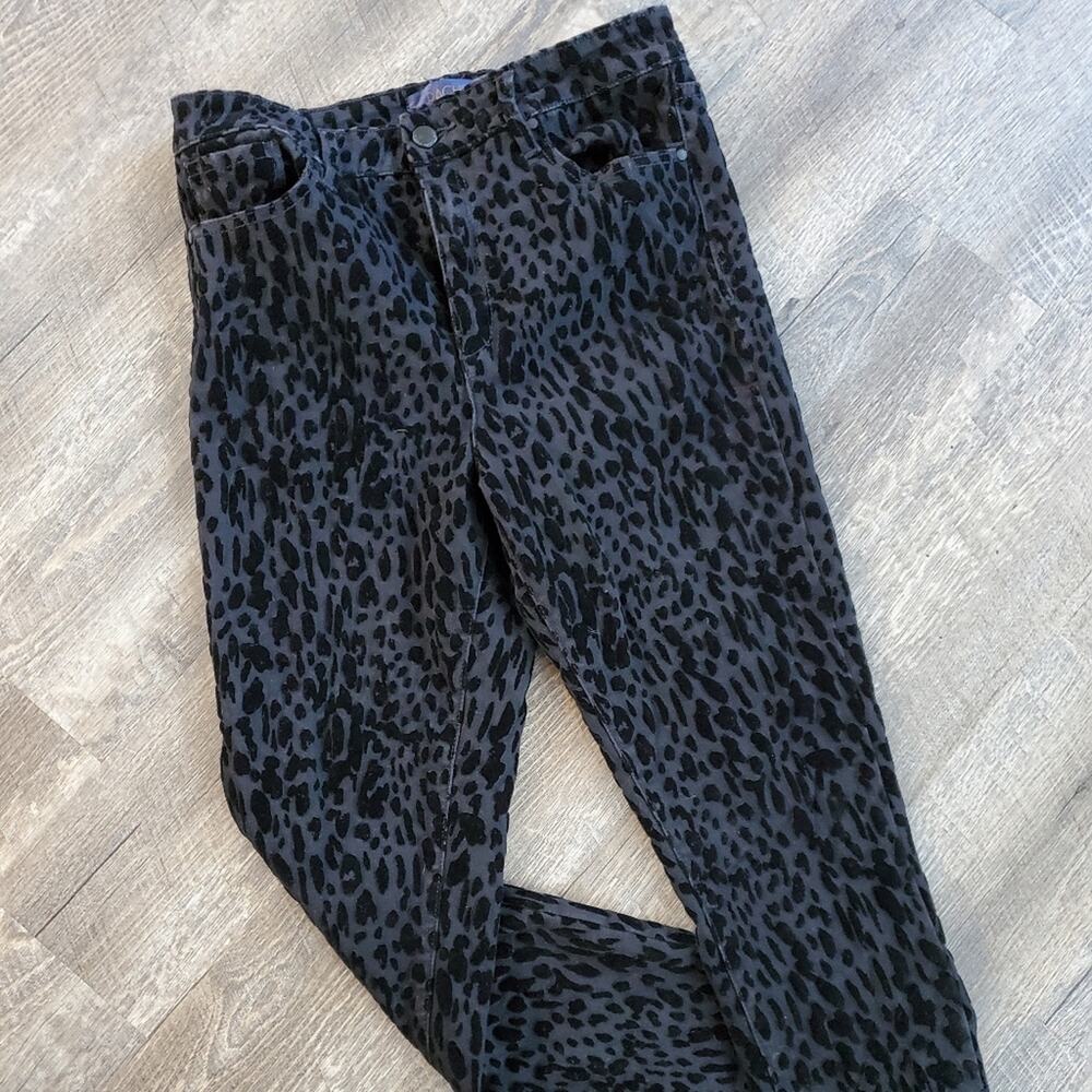 Rachel Roy Black velvet Leopard print pants Sz. 8